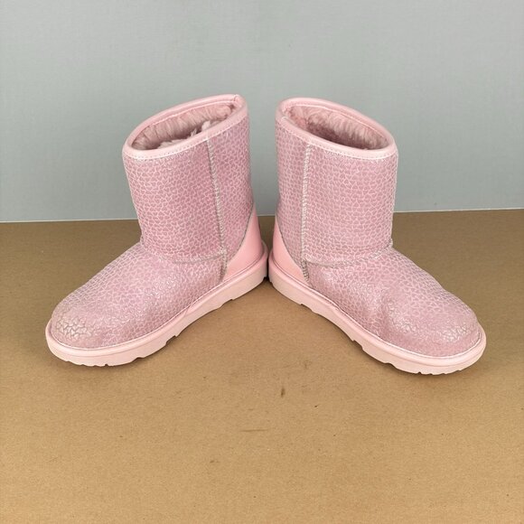 UGG Classic II Gel Hearts Pink Short Boots Kids 3 Pink Shearling Lined Pull On - Picture 5 of 9